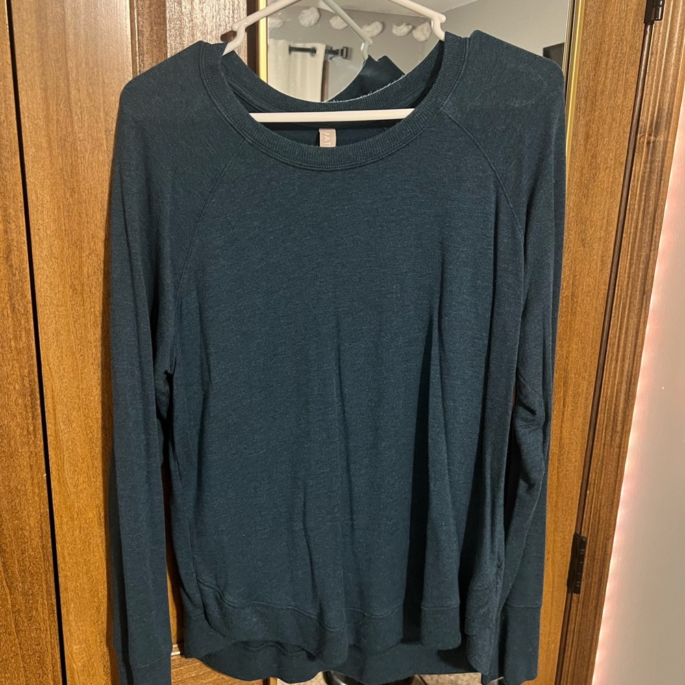 women’s athleta top